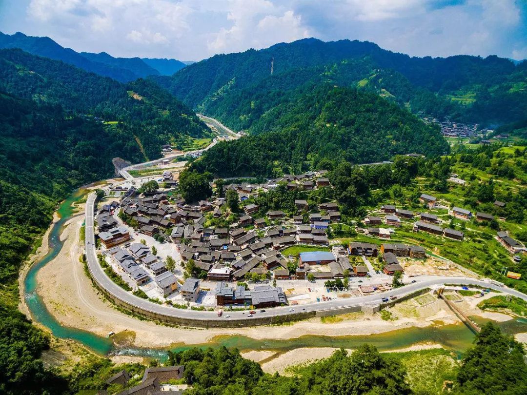 黔韵山川,贵州的美丽风光与民俗风情🏞️🎉